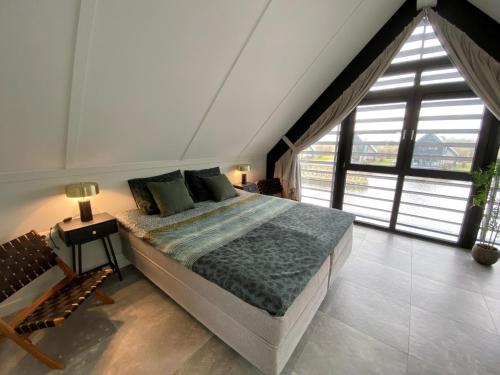 Villa in Balk with Private Jetty — 4-Star Luxury Hotel in Balk, Netherlands