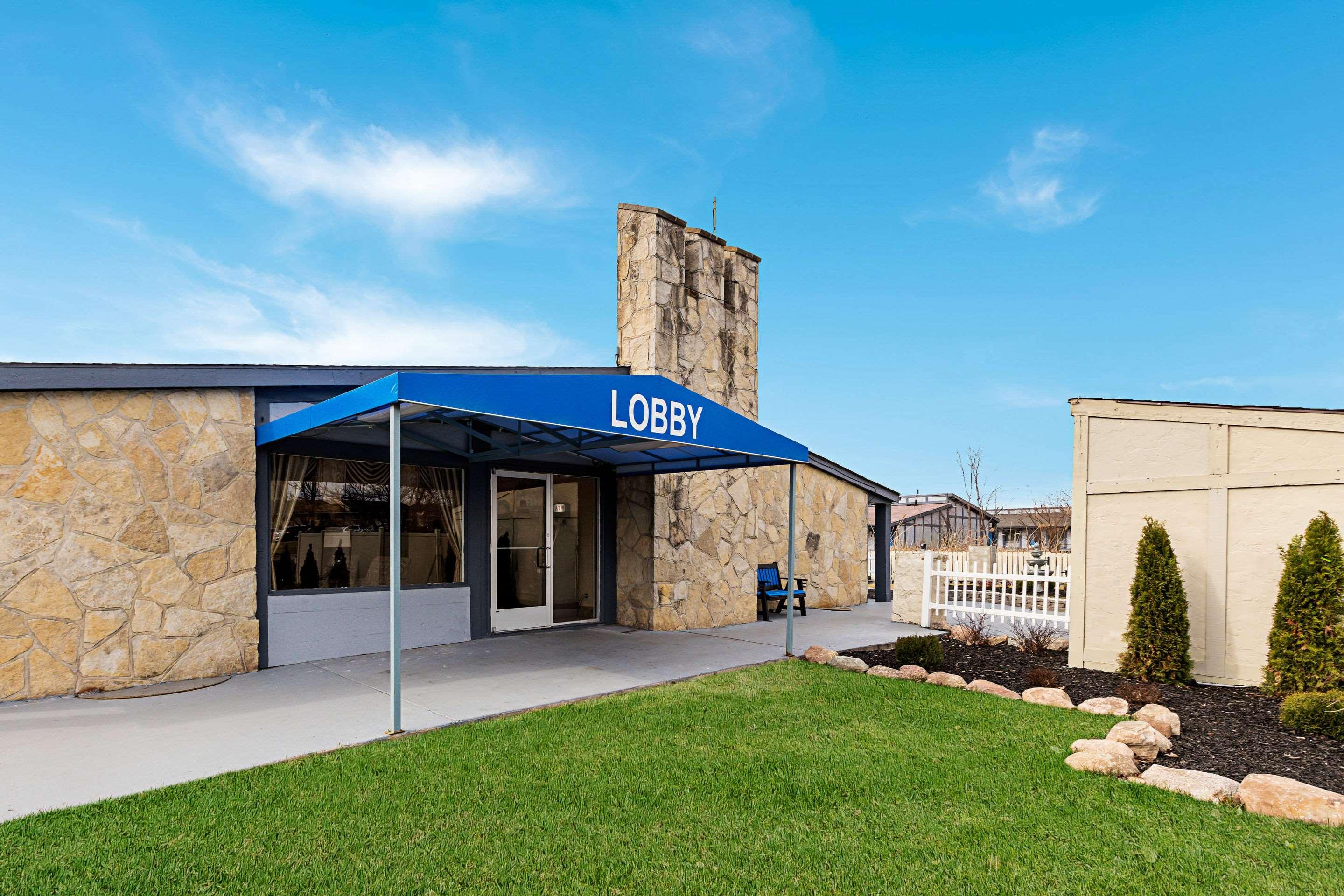 Rodeway Inn Metro Airport - photo 14