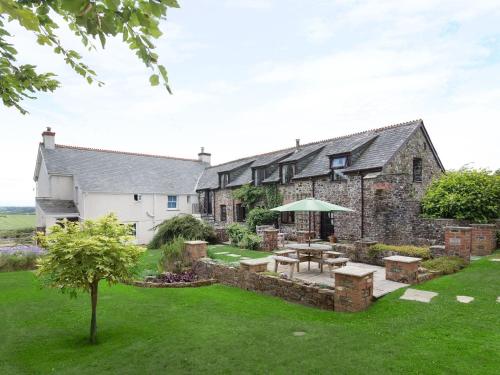 Honey Bee Cottage — 4-Star Luxury Hotel in Holsworthy, United Kingdom