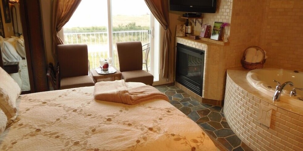 The Collins Inn and Seaside Cottages - photo 22