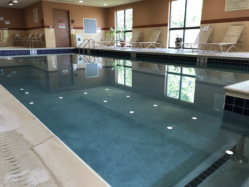 Hampton Inn & Suites Lamar - photo 98