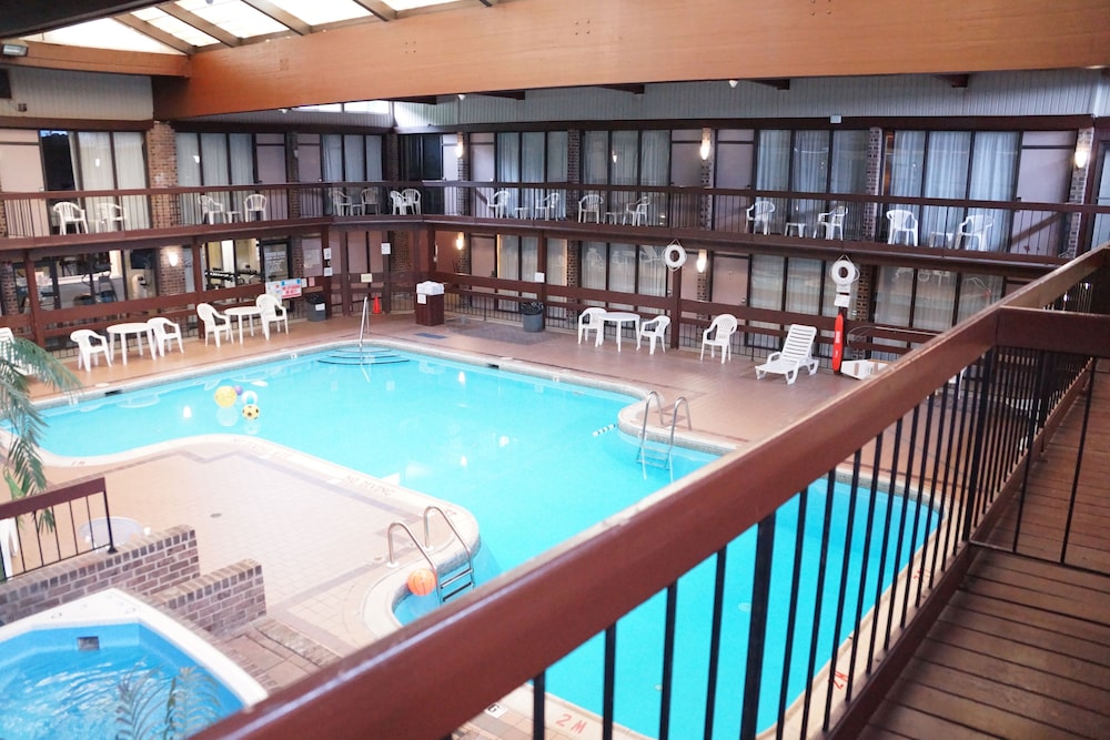 Ramada Conference Center Altoona - photo 23
