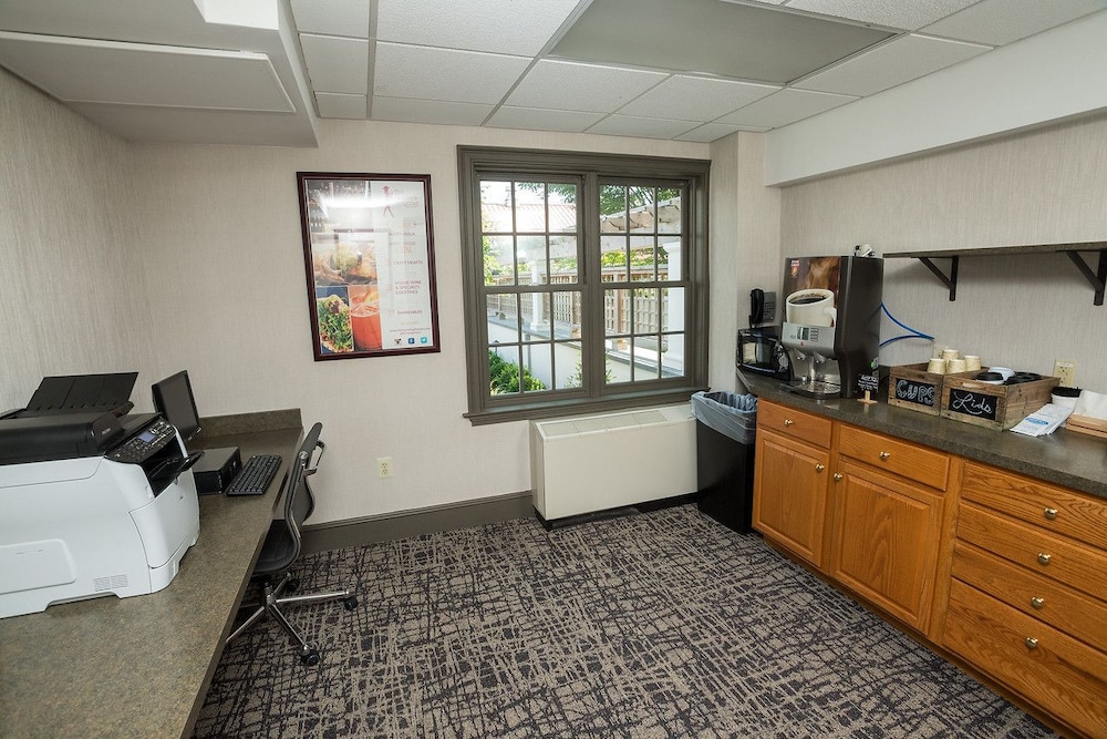 Normandy Farm Hotel and Conference Center - photo 17