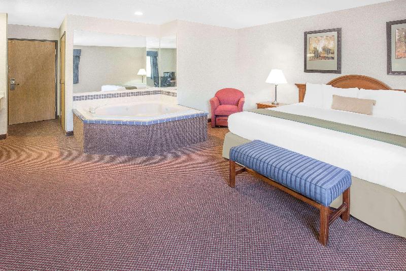 Quality Inn & Suites Willows - photo 16