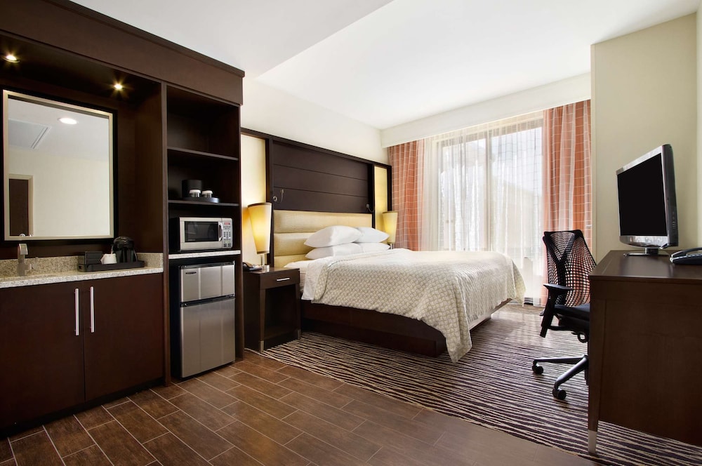 Embassy Suites by Hilton Fayetteville Fort Bragg - photo 12