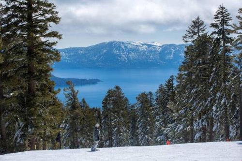 Heavenly Lakeside Retreat Close to downtown — 4-Star Luxury Hotel in South Lake Tahoe, United States
