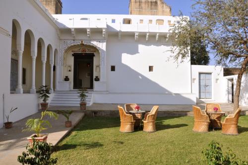 Hotel Chobdar Haveli — Jhunjhunun