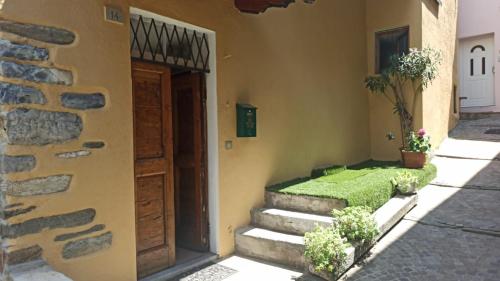 Casa Regina — 4-Star Luxury Hotel in Dongo, Italy