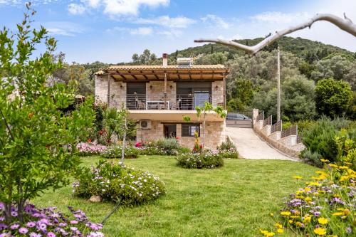 Lefkada view villa Vasiliki 1 — 4-Star Luxury Hotel in Palairos, Greece