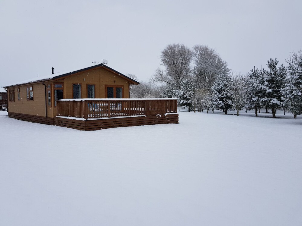 Deneb Lodge with Hot Tub