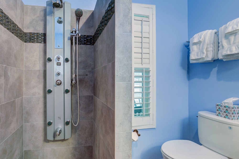 Carlisle Garden Suites - photo 61