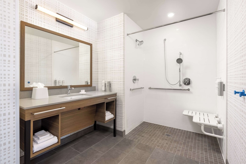 Hampton Inn & Suites by Hilton Cottonwood - photo 17