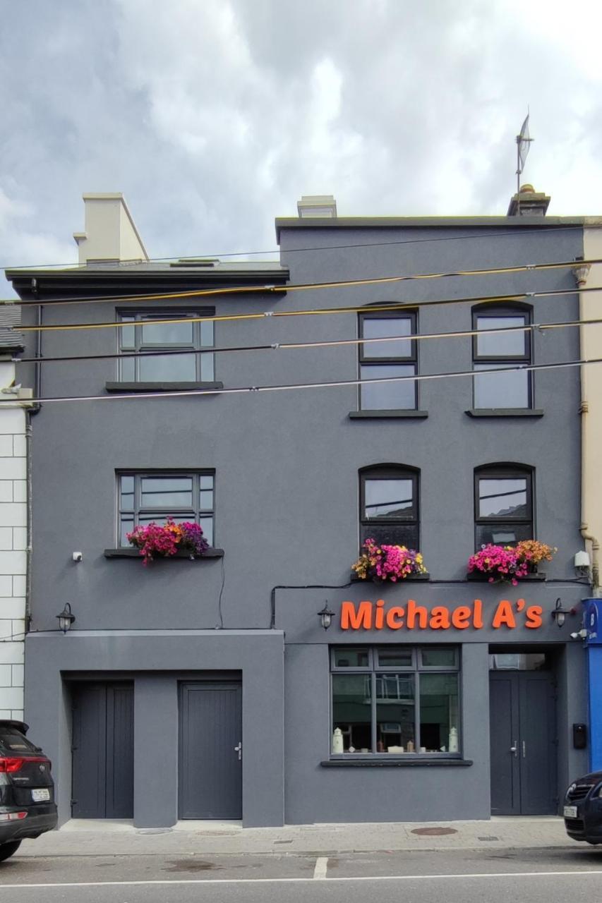 Michael A's Pub - carbon neutral hotel in Unknown City
