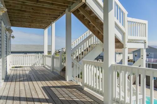 Kiki Hut by Oak Island Accommodations - photo 16