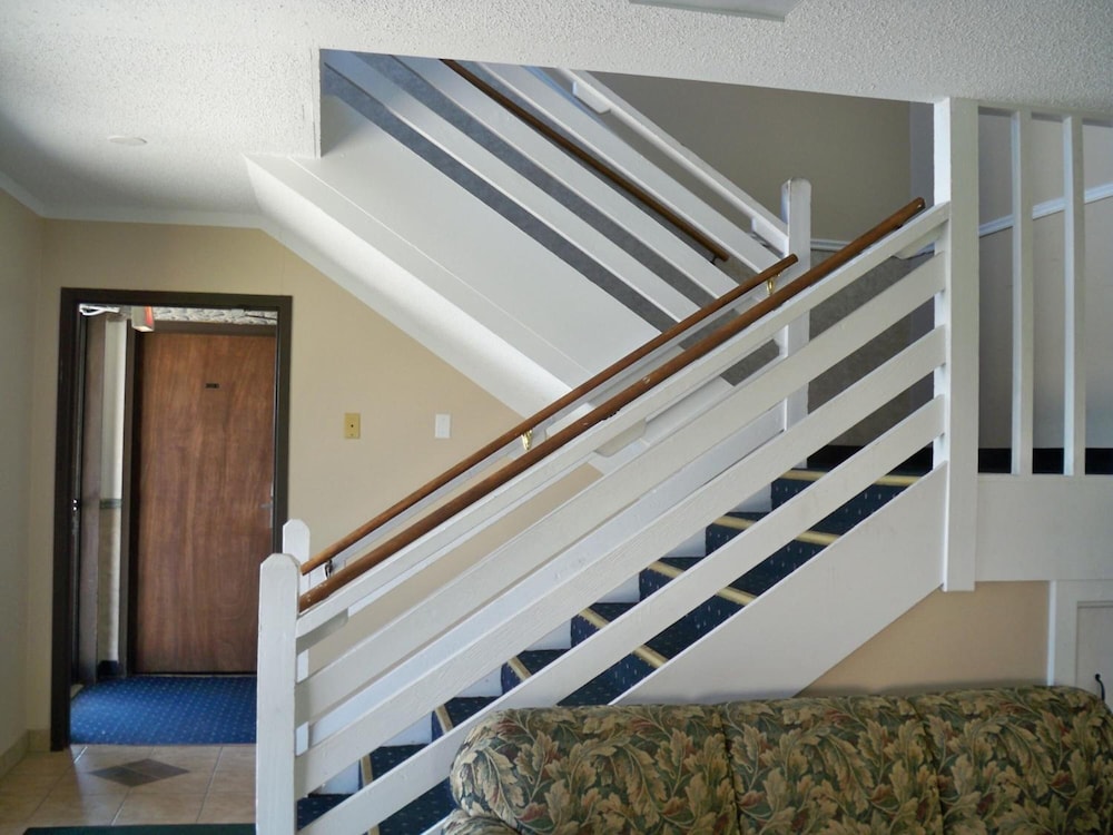 Economy Inn Wentzville - photo 21