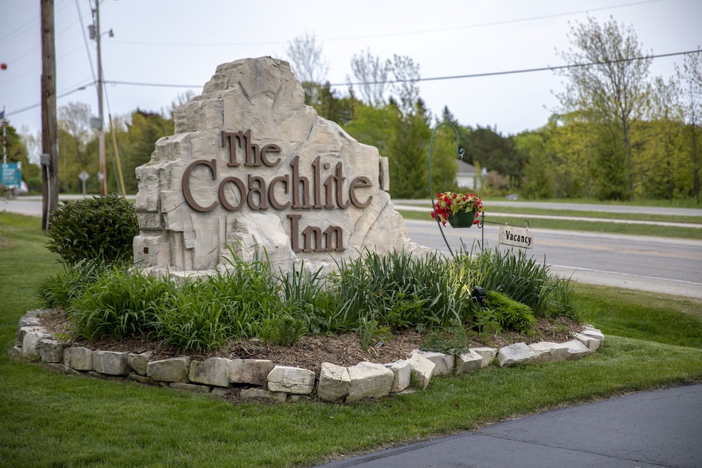 Coachlite Inn - photo 80