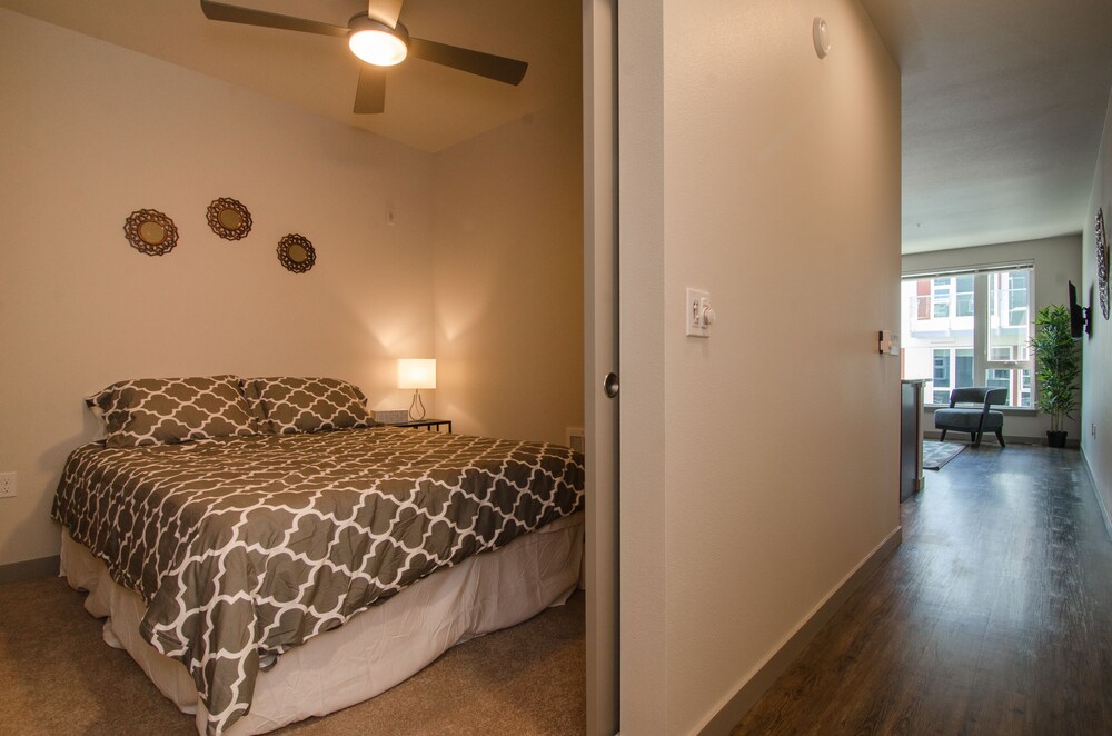 Capitol Hill Suites by Luxe Hubs - photo 2