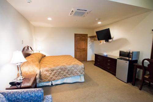 Sutton Inn - photo 20