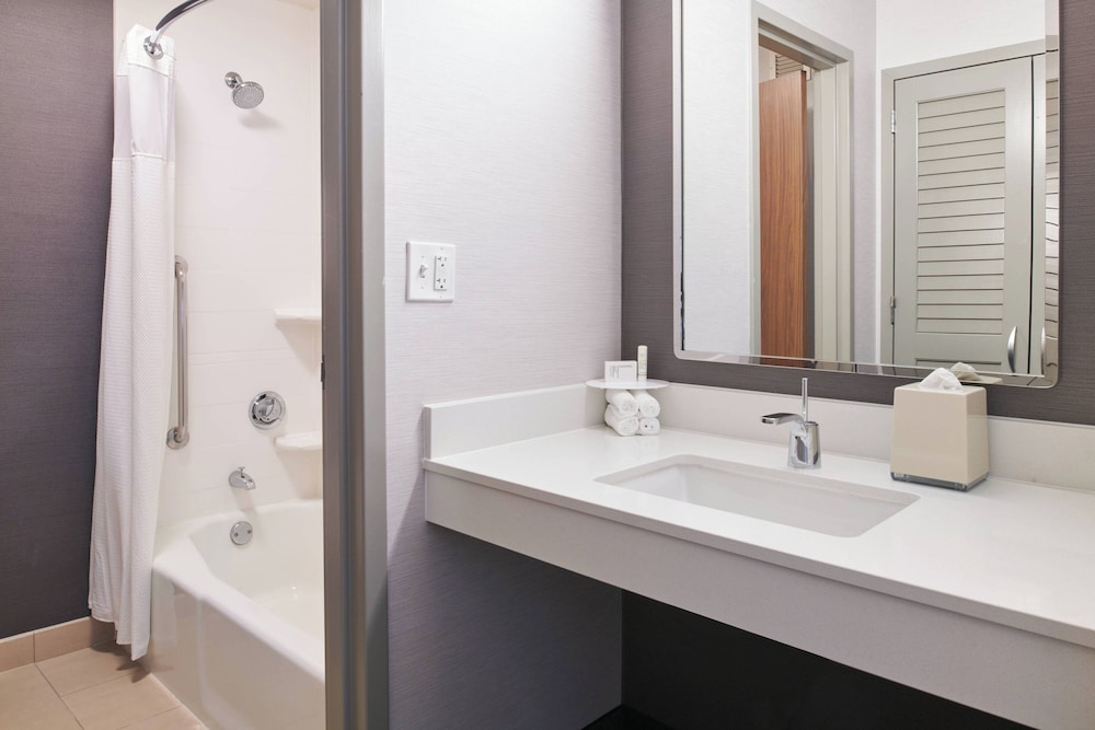 Courtyard by Marriott Chicago Highland Park Northbrook - photo 15