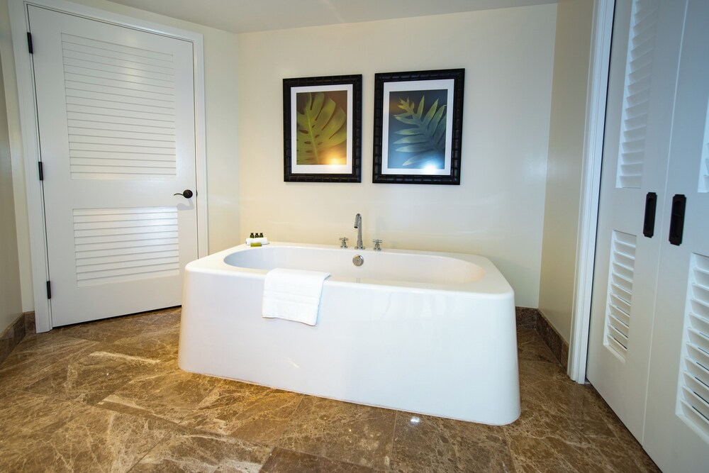 Outrigger Honua Kai Resort & Spa - photo 414