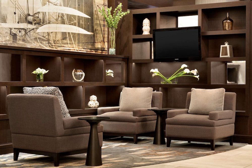 Hilton Greenville - photo 2