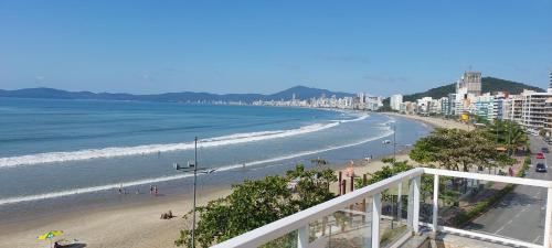 Apartamento de Cobertura frente para o mar Itapema