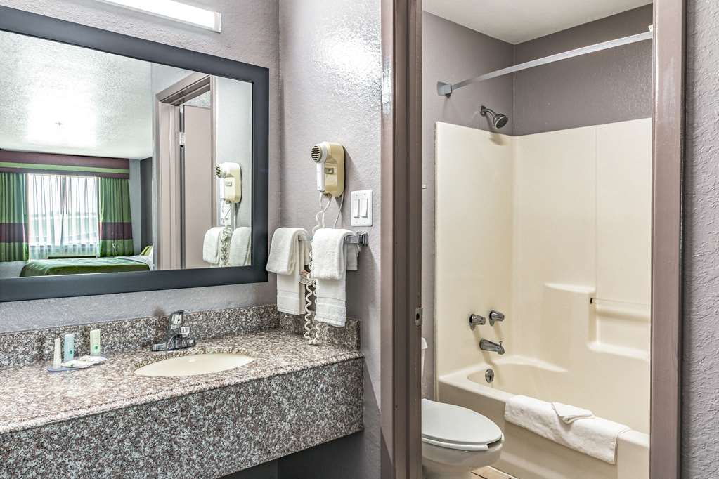 Quality Inn I 10 East near Frost Bank Center - photo 27