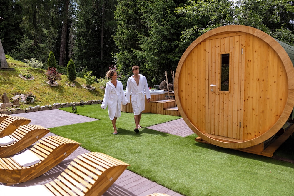Hotel Derby - carbon neutral hotel in Dimaro