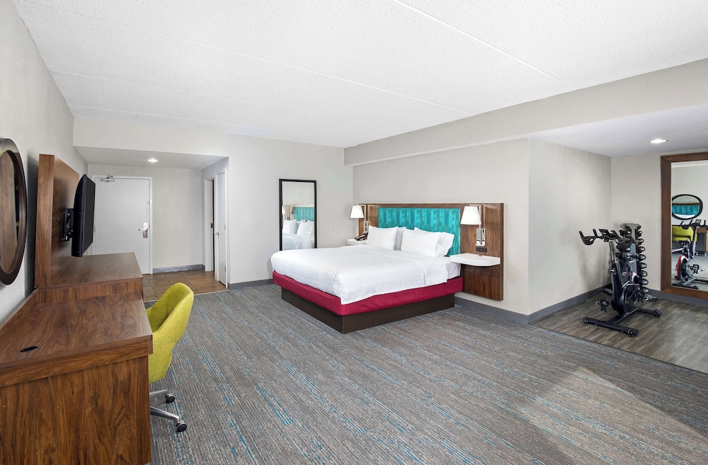 Hampton Inn Selma - photo 9