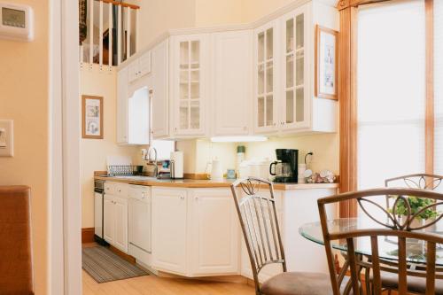 First Deadwood Cottages - photo 42