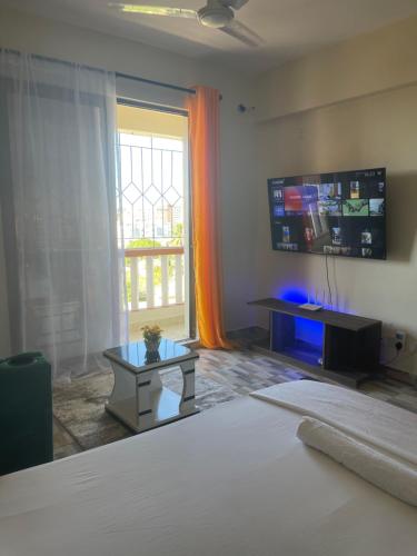 Greyline Executive Studio Bamburi O743 for 379 then I35 — 4-Star Luxury Hotel in Mombasa, Kenya