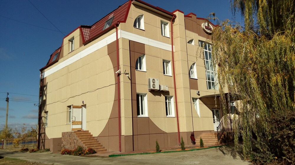 Etel - carbon neutral hotel in Kirovskiy