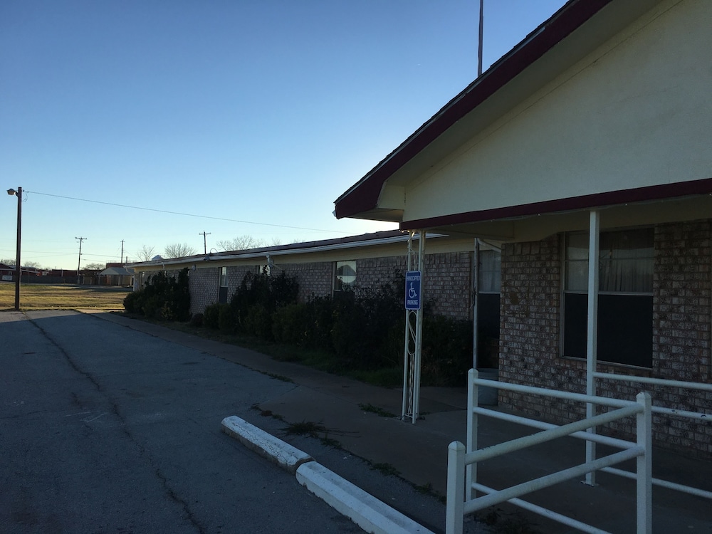 Reddy Inn and Suites - photo 37