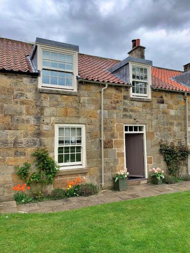 Finest Retreats Ingleby Manor Manor Cottage