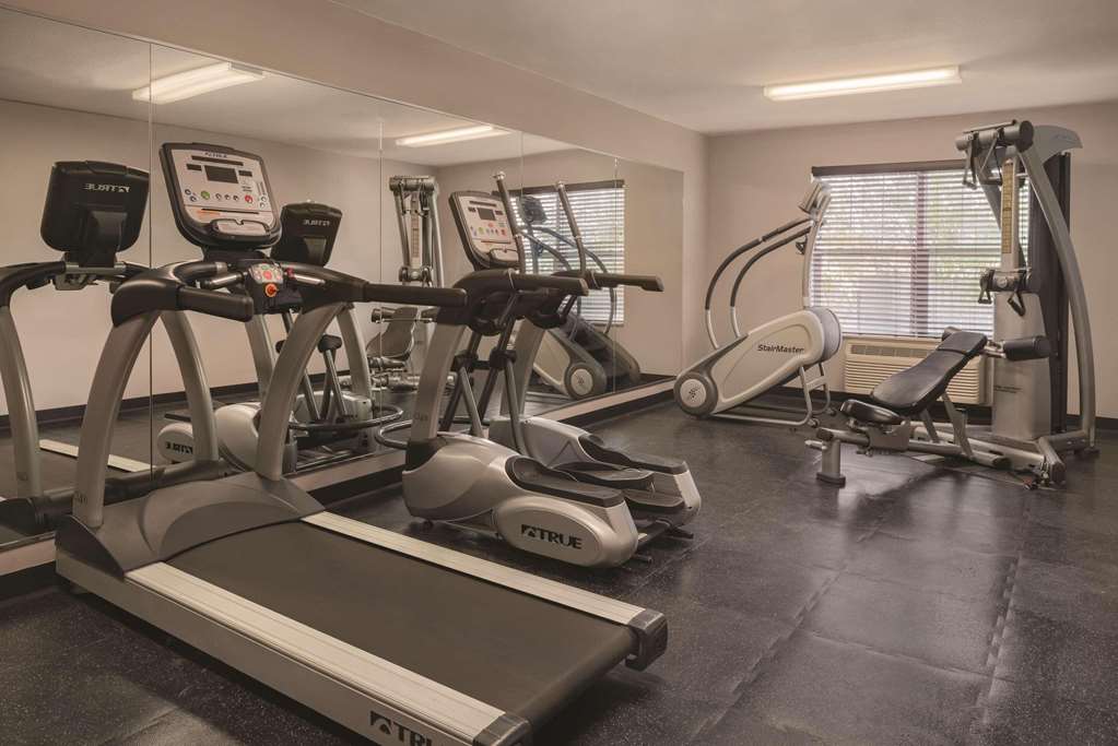 Country Inn & Suites by Radisson Waterloo IA - photo 20