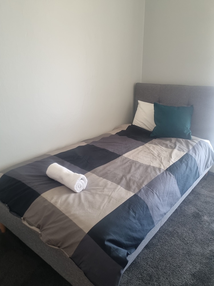 Commercial Hotel — Young — photo 3