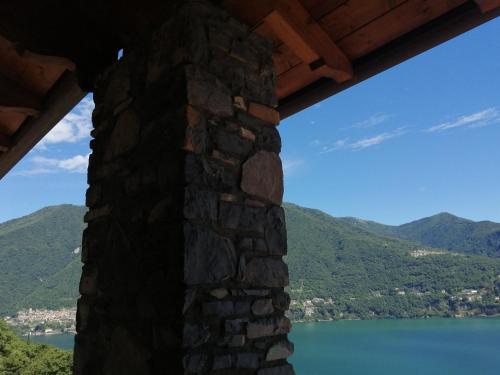 Between mountains and lake — hotel in Carate Urio