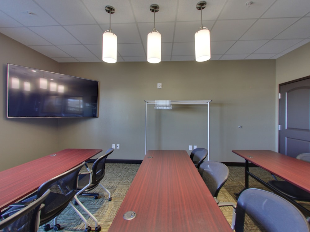 Staybridge Suites Madison Fitchburg - photo 92
