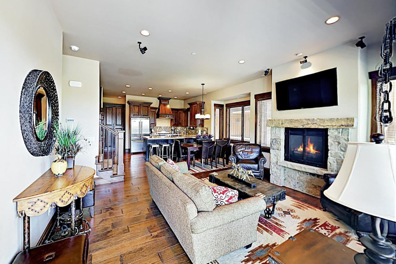 Juniper Landing Unit 101 - carbon neutral hotel in Bridgeport