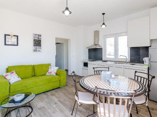 Apartments Life One Bedroom Apartment with Balcony and Sea View