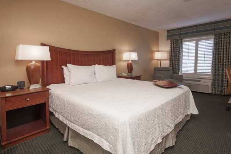 Red Lion Inn & Suites Hattiesburg - photo 4