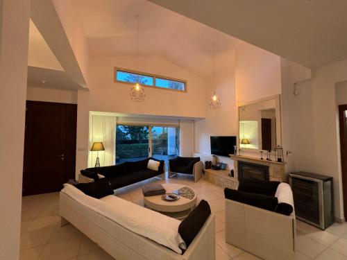 Unique modern beachfront Villa Thalassa Latchi