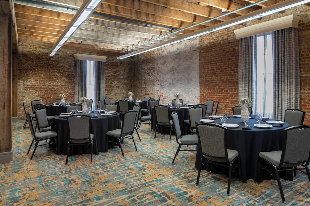Courtyard by Marriott New Orleans Warehouse Arts District - photo 30