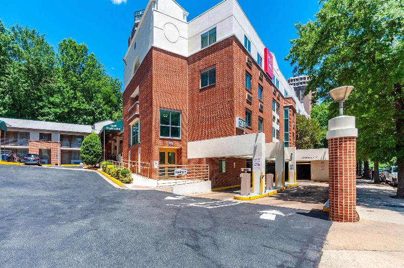 Red Lion Hotel Rosslyn Iwo Jima - photo 31