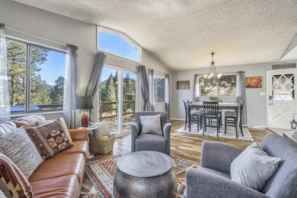 4bdmountain Getawaydog Friendlyminutes to Pikes Peak & Nature — hotel in Woodland Park