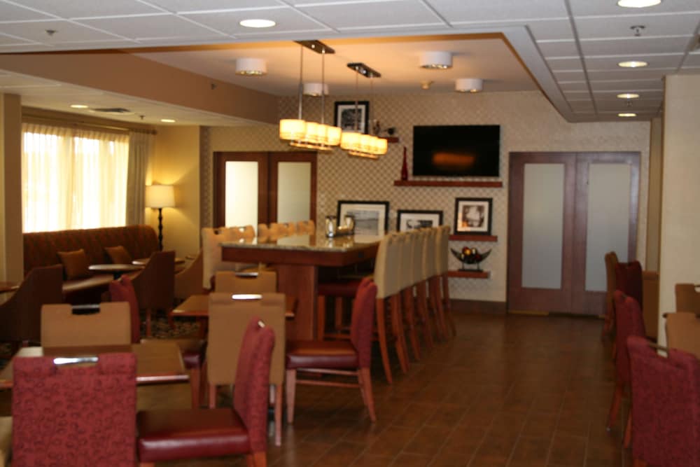 Hampton Inn Hillsville - photo 6