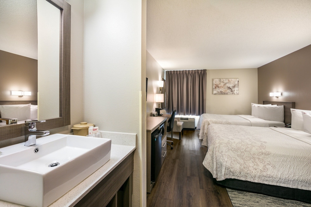 Red Roof Inn PLUS Boston Logan - photo 22