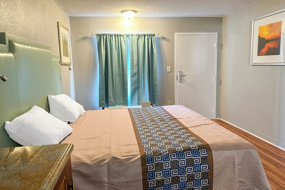 Hahira Inn By OYO near Valdosta - photo 28
