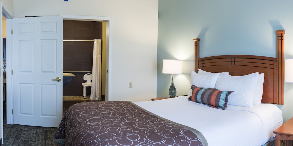 Staybridge Suites Fargo by IHG - photo 20