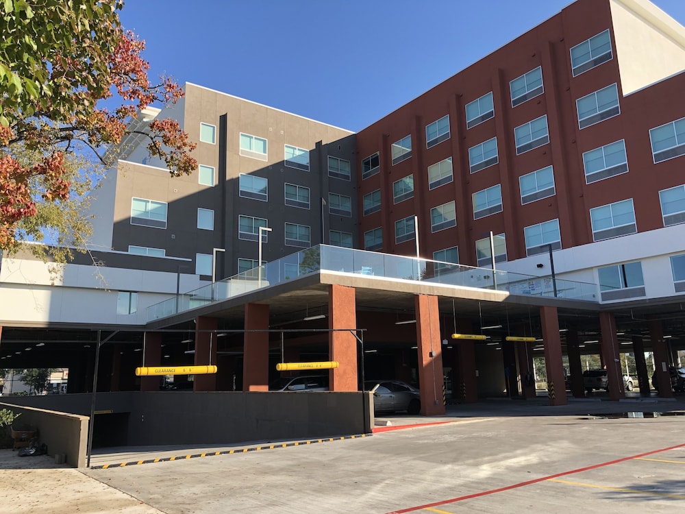 Holiday Inn Express and Suites Houston Westchase Westheimer by IHG - photo 95